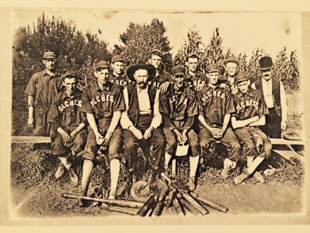 Colchester-baseball-team-1910s